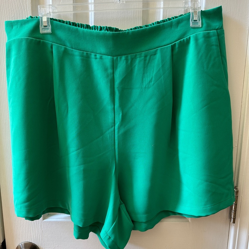 Women’s Dressy Shorts with Pockets 3X Green NEW